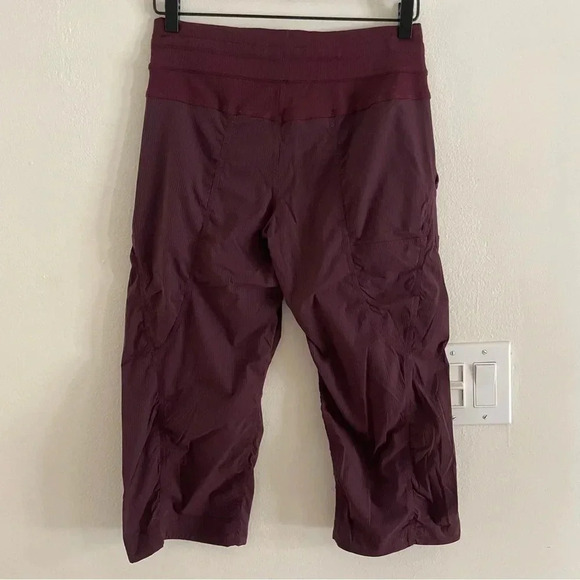 Lululemon Plum Studio Crop Burgundy Cargo Capri Activewear Athleisure Women’s 4 - Picture 8 of 8